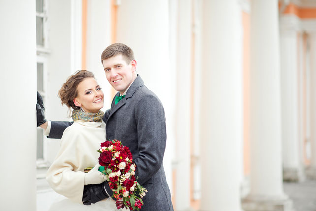 Свадьба ранней весной, жених и невеста