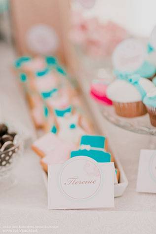 свадьба в нежных тонах, розовый и бирюзовый, сладкий стол, печенье