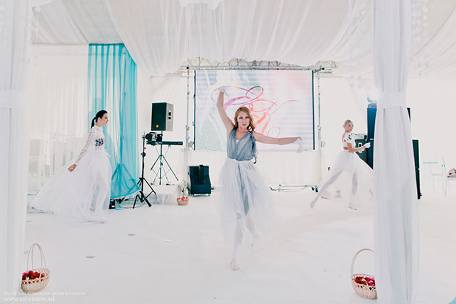 свадьба в нежных тонах, розовый и бирюзовый, церемония, жених и невеста