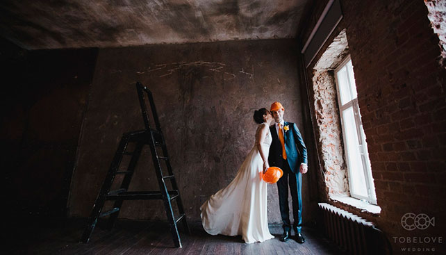 тематическая свадьба стройка, фотосессия жениха и невесты
