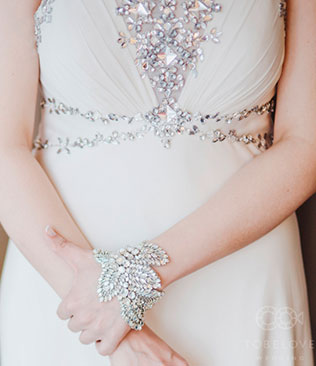 тематическая свадьба стройка, платье невесты