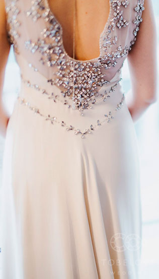 тематическая свадьба стройка, платье невесты