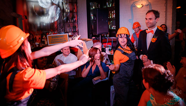 тематическая свадьба стройка, банкет