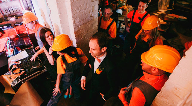 тематическая свадьба стройка, банкет