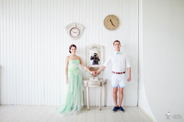 Невесомая свадьба в стиле Тиффани, фотосессия молодожёнов в студии