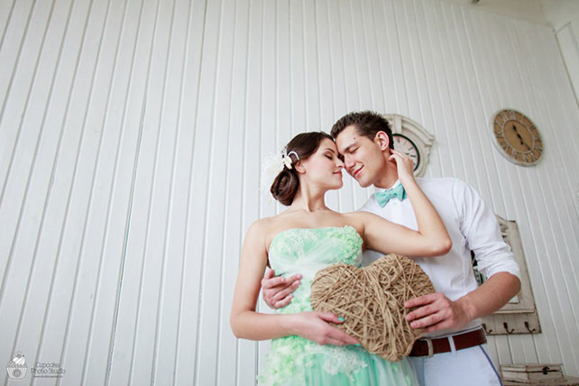 Невесомая свадьба в стиле Тиффани, фотосессия жениха и невесты в студии, сердце из бечёвки