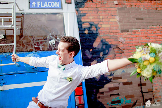 Невесомая свадьба в стиле Тиффани, фотосессия жениха и невесты на заводе Флакон