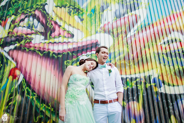 Невесомая свадьба в стиле Тиффани, фотосессия жениха и невесты на заводе Флакон