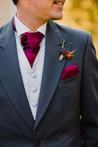 Осенняя свадьба в английском стиле, бутоньерка жениха