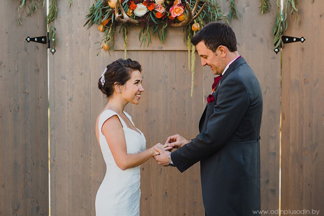 Осенняя свадьба в английском стиле, церемония, жених и невеста