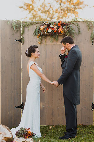 Осенняя свадьба в английском стиле, церемония, жених и невеста