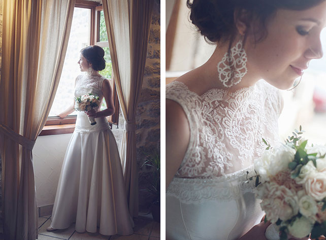 Романтика в Черногории, свадьба Анастасии и Виктора, невеста в белом платье стоит у окна