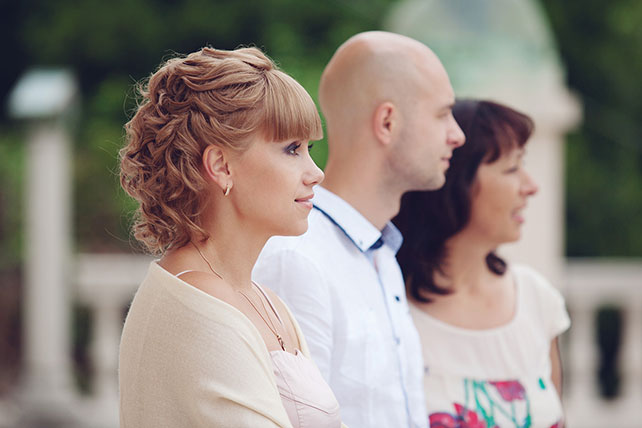 Романтика в Черногории, свадьба Анастасии и Виктора, гости на церемонии бракосочетания