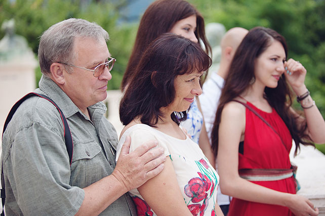 Романтика в Черногории, свадьба Анастасии и Виктора, гости на церемонии бракосочетания
