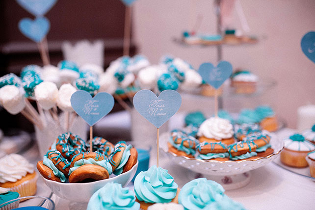 Зимняя свадьба в цвете Тиффани, сладкий стол, сердца