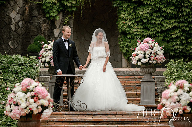 Великолепная свадьба в Испании: Мария и Денис, фото жениха и невесты во время церемонии бракосочетания
