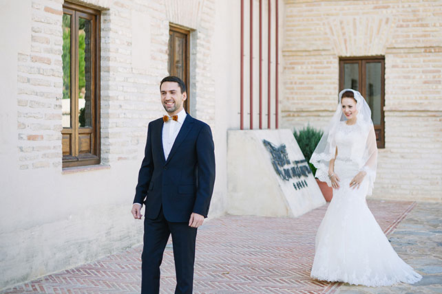 свадьба в испанском замке, встреча жениха и невесты