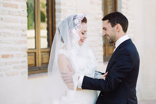 свадьба в испанском замке, встреча жениха и невесты