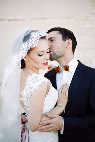 свадьба в испанском замке, жених и невеста