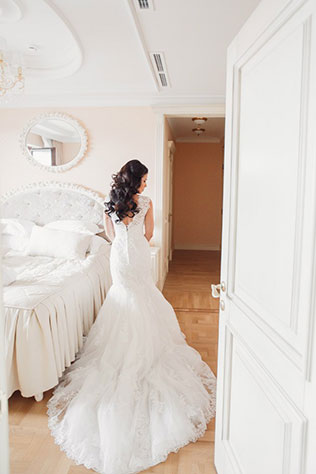 Свадьба Александра и Александры в итальянском стиле, платье невесты со шлейфом