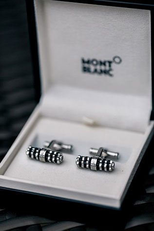 Свадьба Александра и Александры в итальянском стиле, запонки жениха