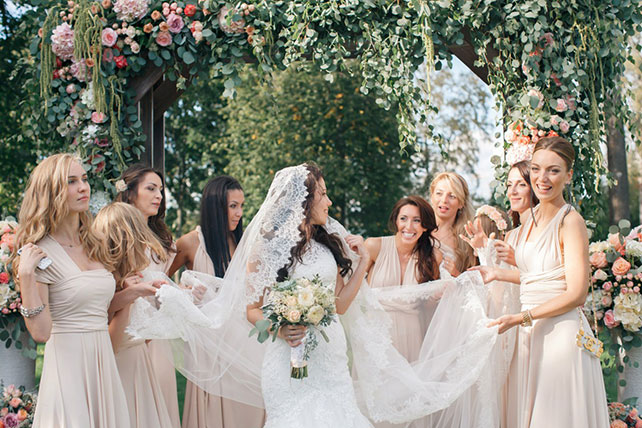 Свадьба Александра и Александры в итальянском стиле, подружки невесты с невестой