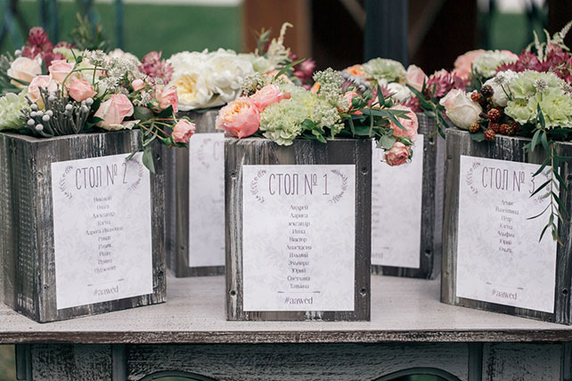 Свадьба Александра и Александры в итальянском стиле, рассадочные горшки с цветами