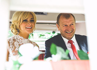 свадьба в оранжерее, невеста с отцом