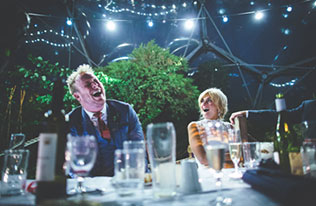 свадьба в оранжерее, вечерние огни