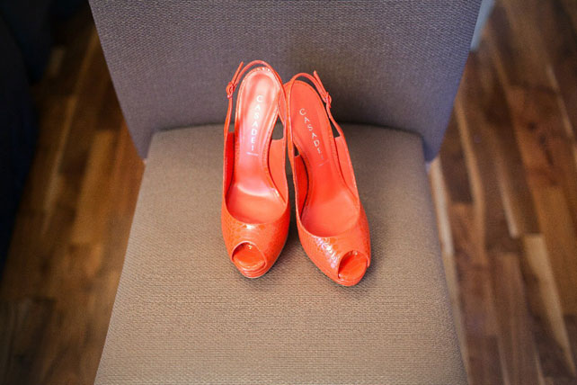 Свадьба в оранжевом цвете, туфли невесты 