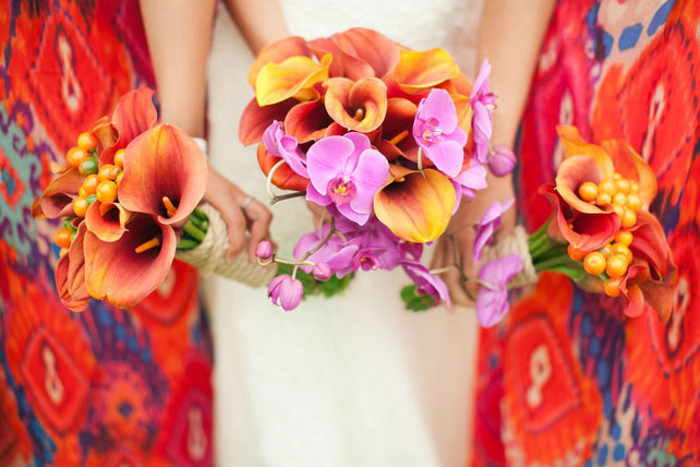 Свадьба в оранжевом цвете, букеты невесты и подружек невесты