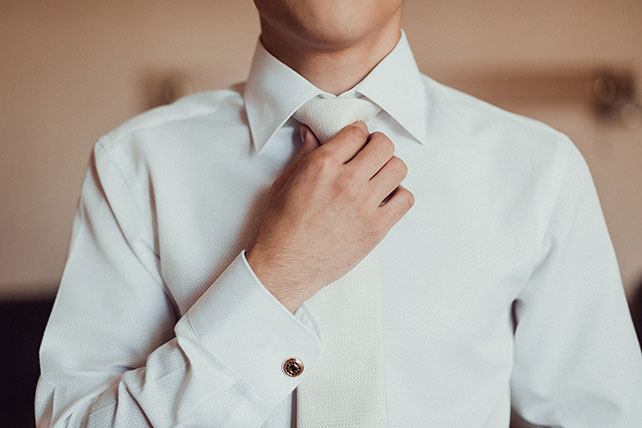 Персиковая свадьба в пастельных тонах, галстук жениха