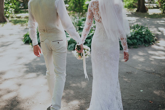 Персиковая свадьба в пастельных тонах, жених и невеста