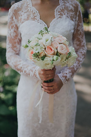Персиковая свадьба в пастельных тонах, букет невесты