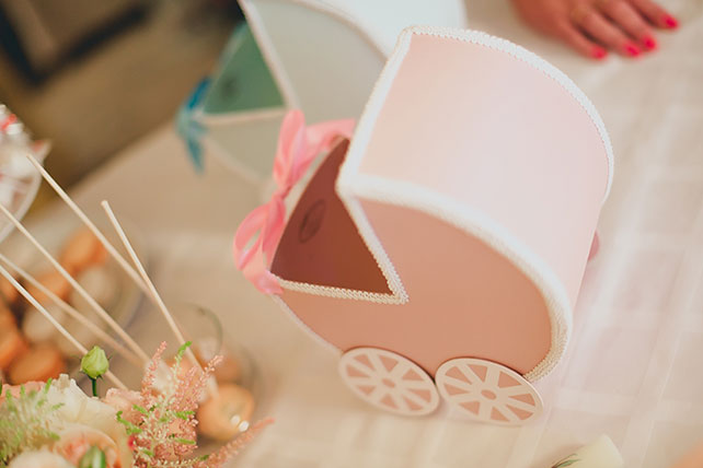 Персиковая свадьба в пастельных тонах, детали свадьбы - коляска для девочки, конкурсы