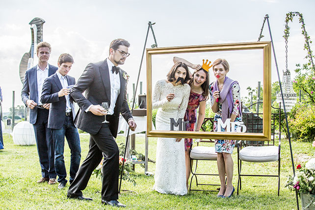 Свадьба в Пьемонте, фотосессия молодожёнов с гостями