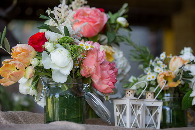 Свадьба в Пьемонте, декор церемонии живыми цветами