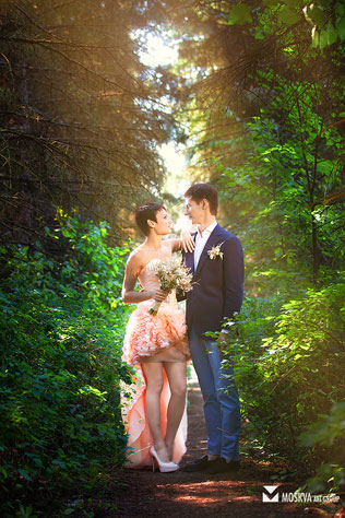 свадьба в разрушенной усадьбе, жених и невеста