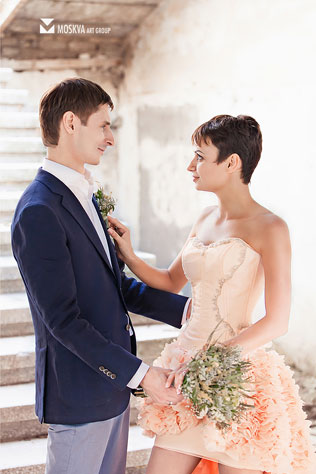 свадьба в разрушенной усадьбе, жених и невеста