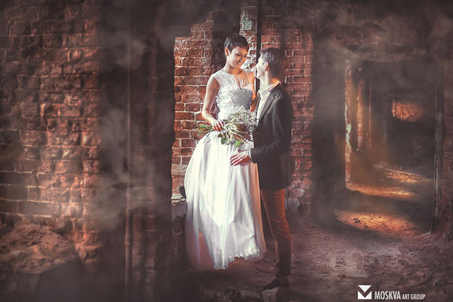свадьба в разрушенной усадьбе, жених и невеста