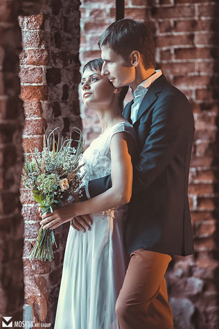 свадьба в разрушенной усадьбе, жених и невеста