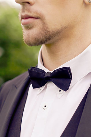 свадьба в сиреневом саду, образ жениха