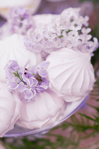 свадьба в сиреневом саду, оформление фотосессии