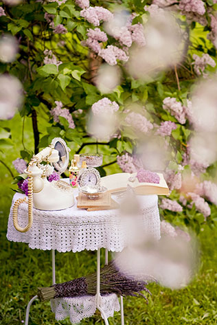 свадьба в сиреневом саду, оформление фотосессии