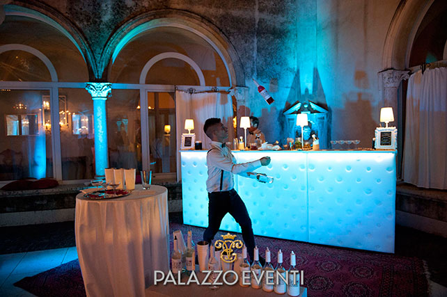 Зажигательная свадьба в стиле Великого Гэтсби, бармен шоу