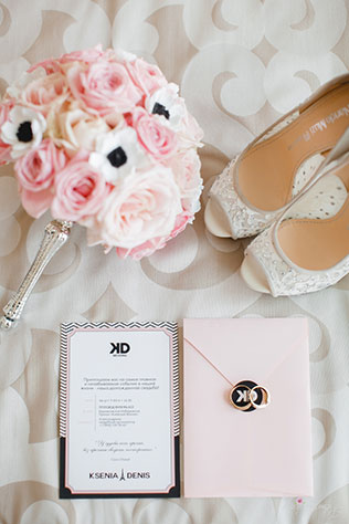 Свадьба в стиле Chanel, приглашение, букет и туфли невесты