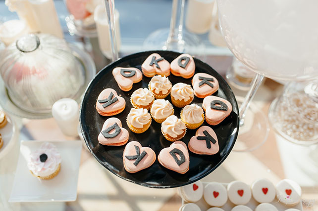 Свадьба в стиле Chanel, сладкий стол