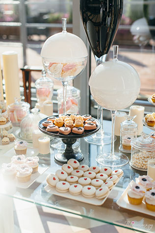 Свадьба в стиле Chanel, сладкий стол