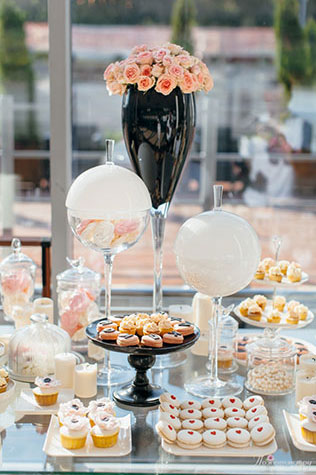 Свадьба в стиле Chanel, сладкий стол