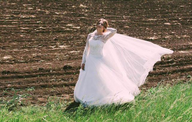 свадьба в стиле эко-рустик с бирюзовыми акцентами, образ невесты